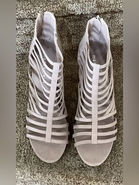 NIB Madden Girl LEXXX Taupe Caged Strappy Heeled Sandals - 9.5